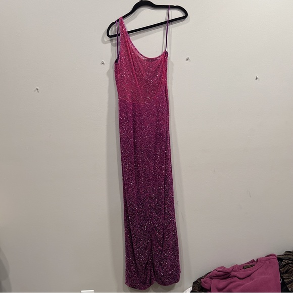 JE MATADI FUCHSIA/PURPLE PROM DRESS. SIZE: 6 - Picture 4 of 10